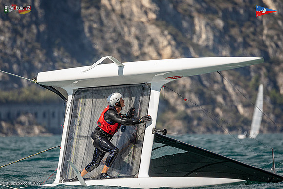 185A7592-2